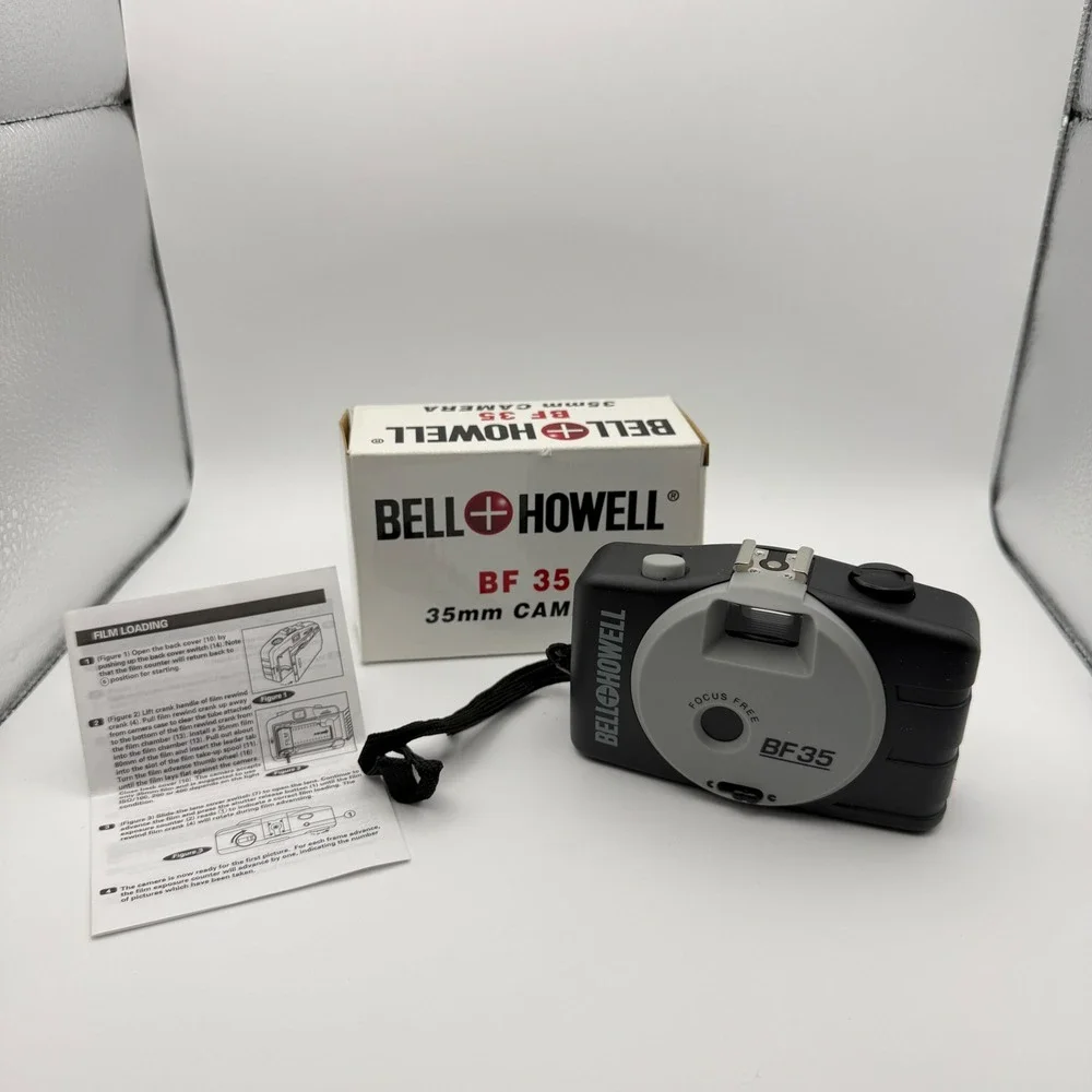 Bell + Howell BF 35 35mm Camera Black‎ Like New Focus Free Vintage Retro